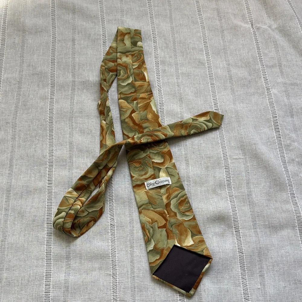 Oleg Cassini Floral Tie in Green and Brown